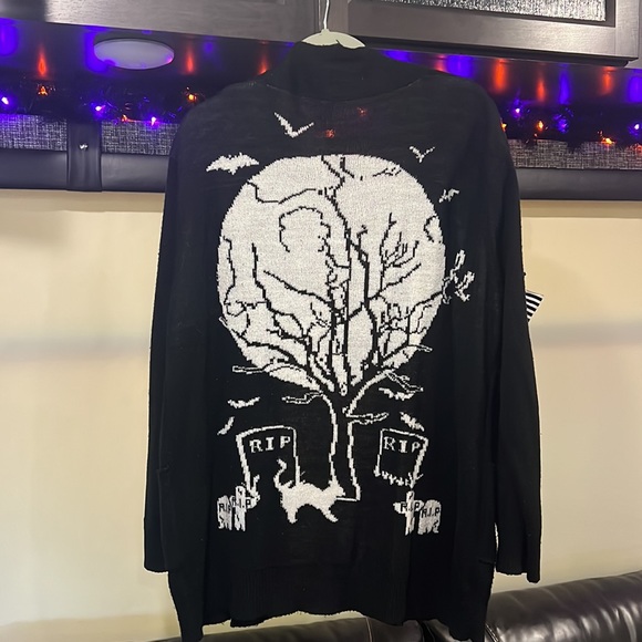 Too Fast Eerie Cemetery Cardigan - Picture 4 of 7